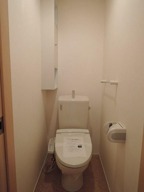 【トイレ】　・温水洗浄機能付きのトイレです♪